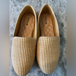 Birdies rattan flats size 8W